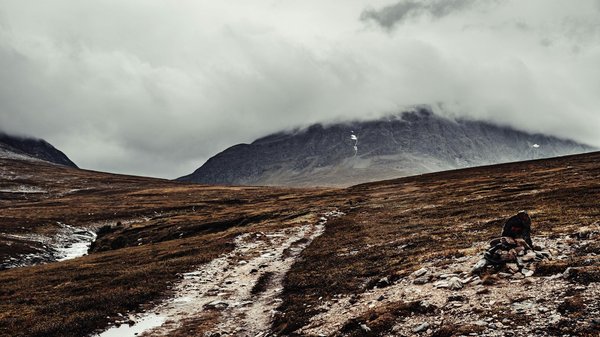 Experience History: Your Ultimate Guide to the Top UK Holiday Rentals for Immersive Reenactments