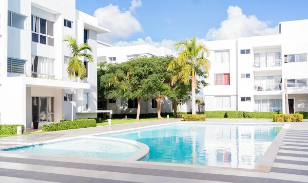 Explore Iconic British Literary Homes: Unforgettable UK Cruises with Captivating Tours